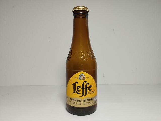 Leffe Blond, Allk. 6,6 % | Hochgeladen von: micha66/Akens-Flaschenking