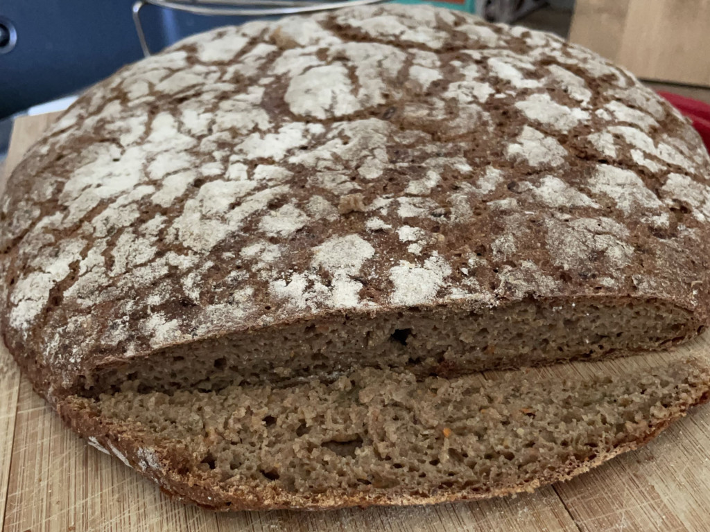 Roggen Vollkornbrot, Mit Snack, Möhren und Lauchzwiebeln von Mag | Hochgeladen von: MagtheSag Roggen Vollkornbrot, Mit Snack, Möhren und Lauchzwiebeln von Mag | Hochgeladen von: MagtheSag