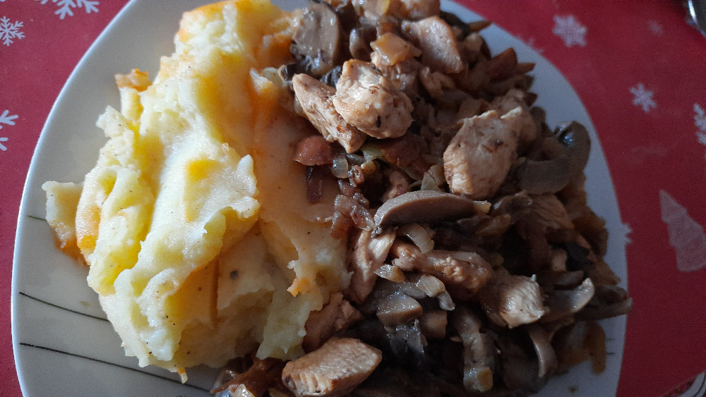 Hähnchen-Pilzpfanne mit Kartoffelpüree, slow carb von Dreli74 | Hochgeladen von: Dreli74