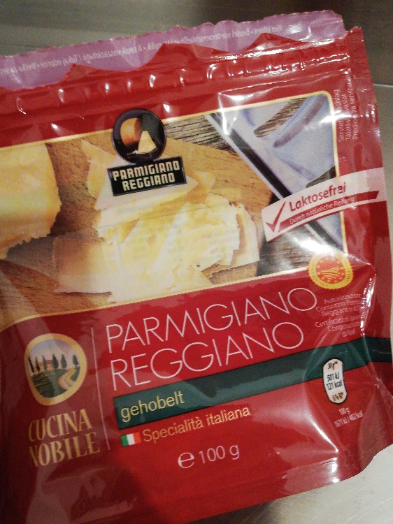 Parmigiano Reggiano, gehobelt von Rae | Hochgeladen von: Rae