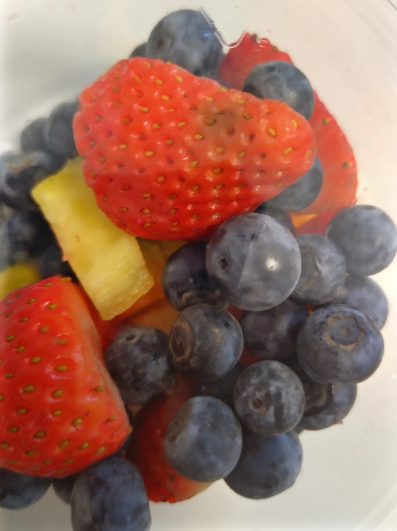Sommer-Mix, Heidelbeeren, Erdbeeren, Ananas von RS3000 | Hochgeladen von: RS3000
