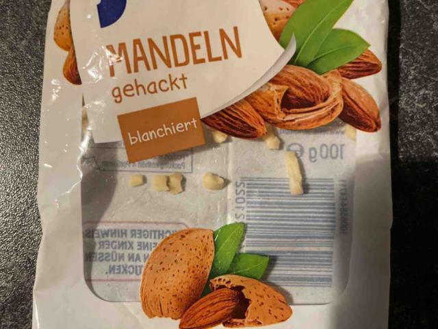 Mandeln gehackt und blanchiert by AniNanuNani | Uploaded by: AniNanuNani