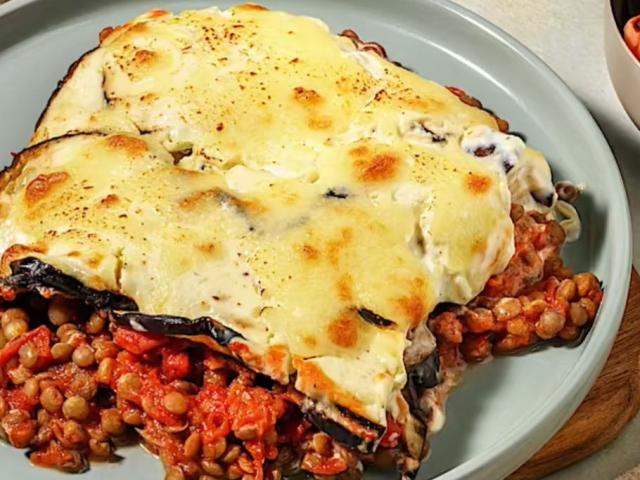 Vegetarisches Moussaka mit Linsen, und gerösteter Aubergine von | Hochgeladen von: clairestw Vegetarisches Moussaka mit Linsen, und gerösteter Aubergine von | Hochgeladen von: clairestw