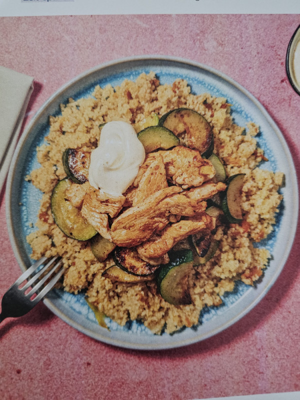 Hähnchen-Zucchini-Couscous, mit Tomaten-Aioli von Annva88 | Hochgeladen von: Annva88