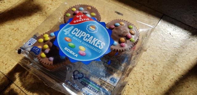 4 Cupcakes Schoko Glasur, Mit Bunten Schokodragees | Hochgeladen von: Anonyme