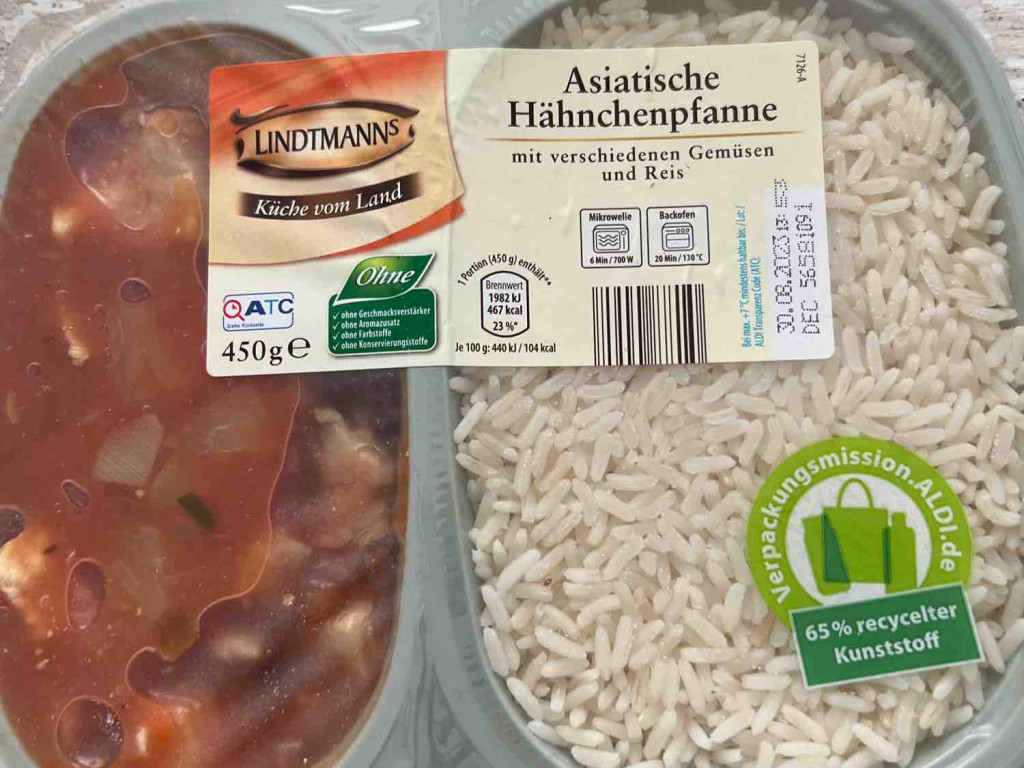 Asiatische Hähnchenpfanne, mit verschiedenen Gemüsen und Reis vo | Hochgeladen von: claudia700526