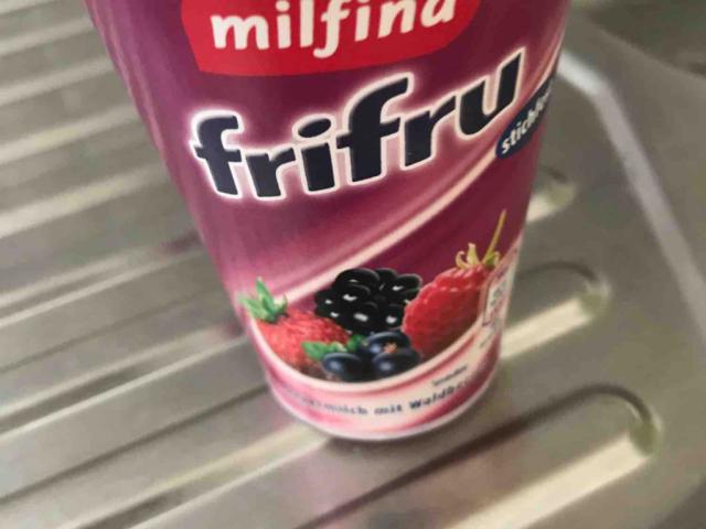 firifru sauermilch mit ealdbeeren von RoswithaZatlokal | Hochgeladen von: RoswithaZatlokal