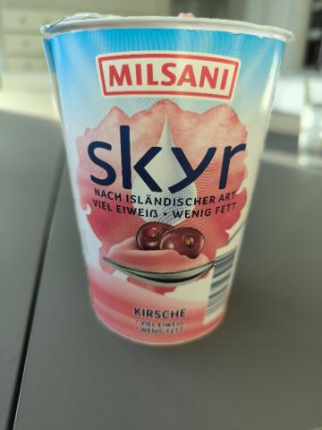 Skyr, Kirsche von profpain79612 | Hochgeladen von: profpain79612