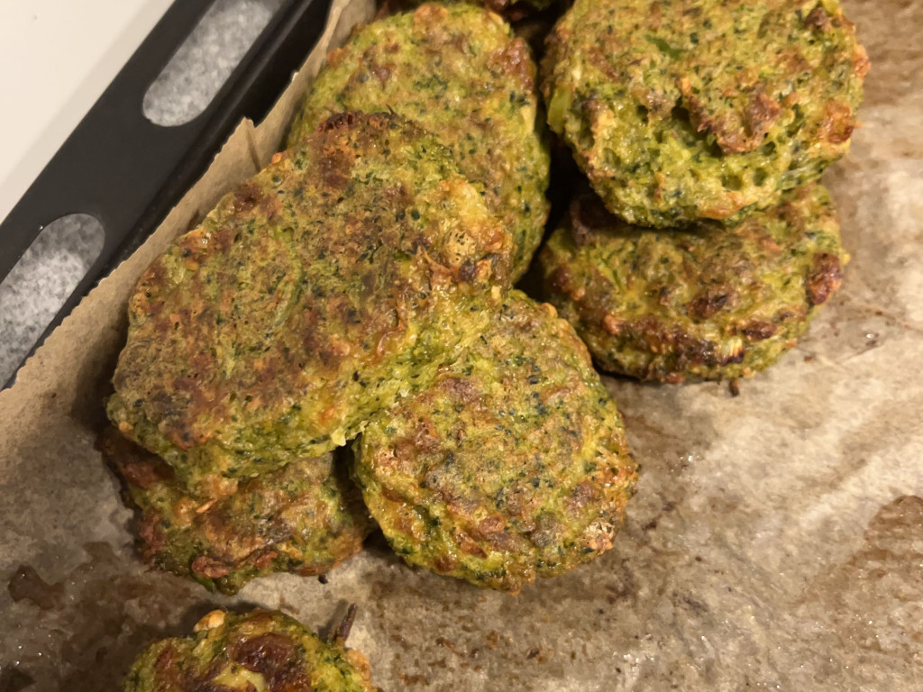 Keto Brokkoli-Käse-Nuggets, Je 3 Stück von mariecherie | Hochgeladen von: mariecherie Keto Brokkoli-Käse-Nuggets, Je 3 Stück von mariecherie | Hochgeladen von: mariecherie