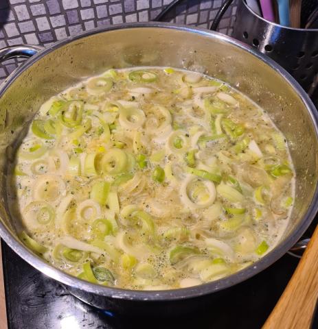 Zwiebel-Lauch-Suppe (ohne Croutons) | Hochgeladen von: Kautzinger