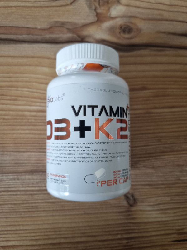 Vitamin D3 + K2 + Vitamin C von sventwellmann459 | Hochgeladen von: sventwellmann459