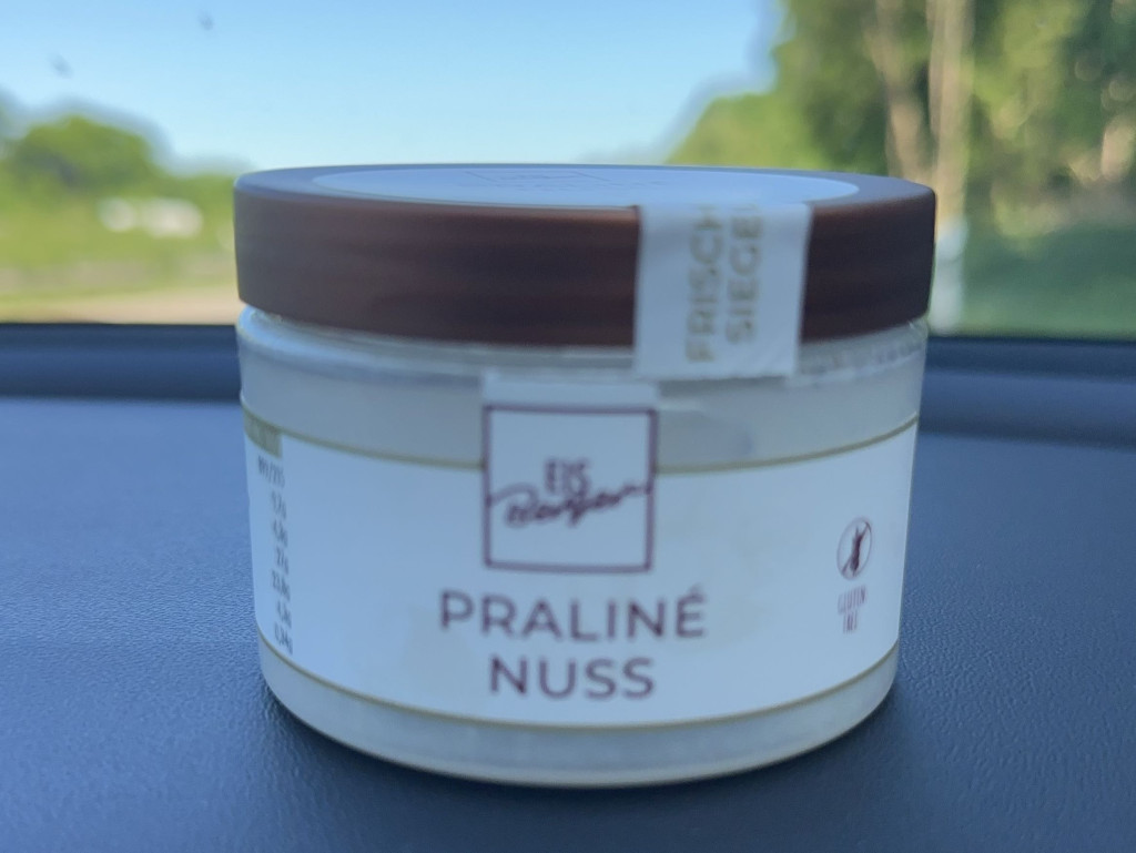 Praline Nusseis von Daggi2308 | Hochgeladen von: Daggi2308 Praline Nusseis von Daggi2308 | Hochgeladen von: Daggi2308