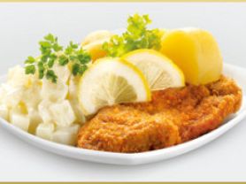 Paniertes Schweineschnitzel in herzhafter Sauce mit Kohlrabigemü | Hochgeladen von: LittleMac1976