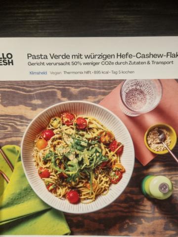 Pasta Verde, Mit würzigen Hefe-Cashew-Flaks von Pustekuchen | Hochgeladen von: Pustekuchen
