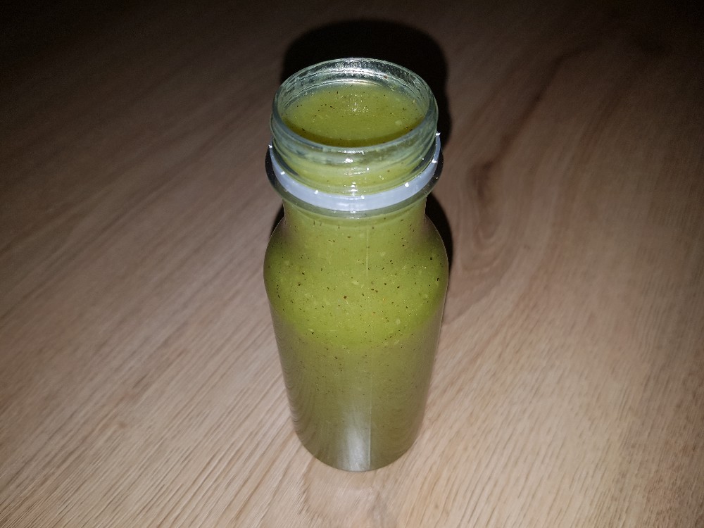Smoothie grün, mit Kiwi, Apfel, Spinat und Zitrone von Buennigar | Hochgeladen von: Buennigarts