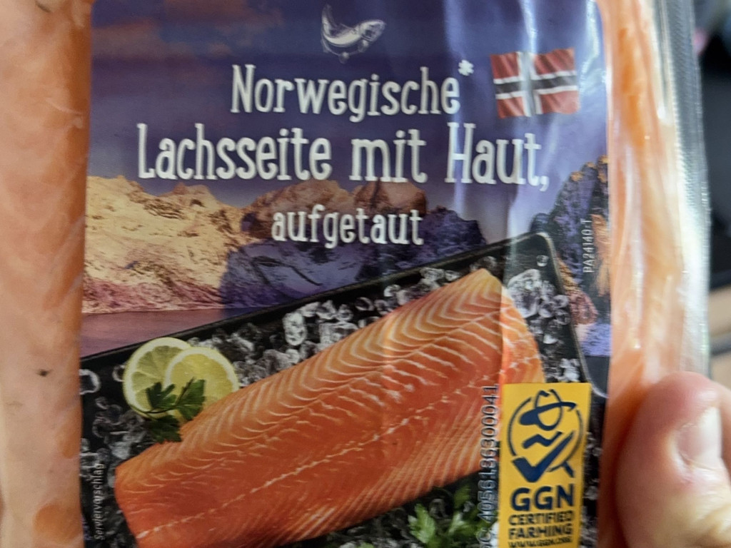 Norwegische Lachs,seite mit Haut von Fourbeech | Hochgeladen von: Fourbeech Norwegische Lachs,seite mit Haut von Fourbeech | Hochgeladen von: Fourbeech