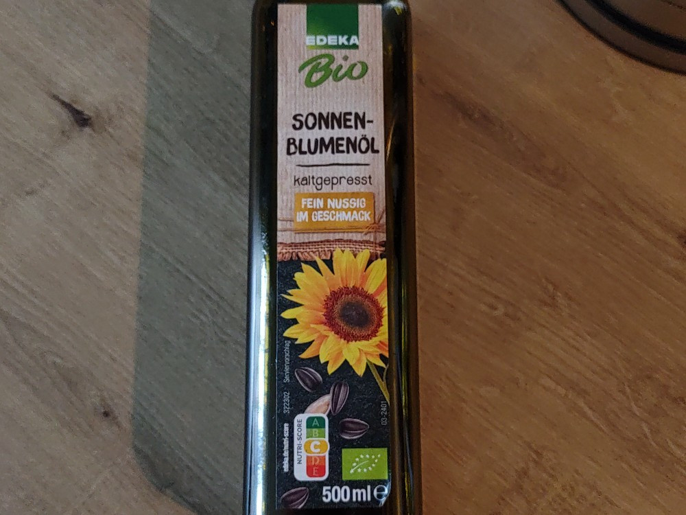 Bio Sonnenblumenöl, kaltgepresst, reich an ungesättigten Fettsäu | Hochgeladen von: AlessiaK Bio Sonnenblumenöl, kaltgepresst, reich an ungesättigten Fettsäu | Hochgeladen von: AlessiaK