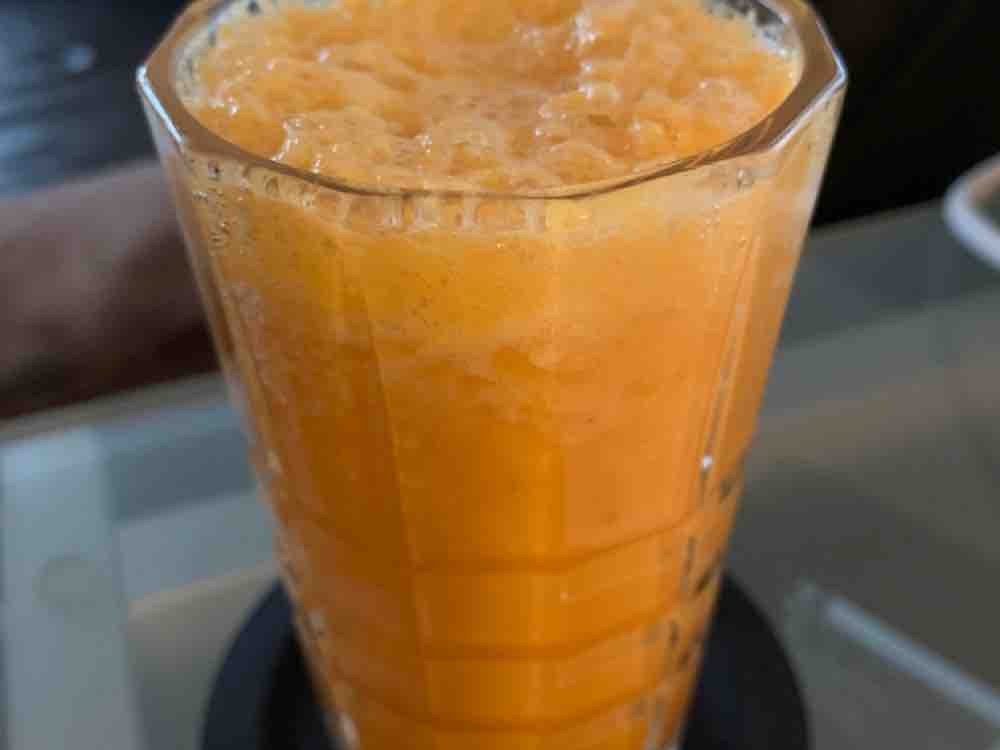 Orangen-Bananen-Karotten-Saft, frisch gepresst von mdarko | Hochgeladen von: mdarko