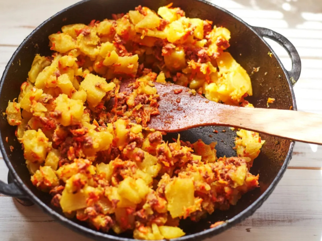 Kartoffel-Hackfleisch Pfanne mit Zwiebeln, Herzhaft von Manu1606 | Hochgeladen von: Manu1606 Kartoffel-Hackfleisch Pfanne mit Zwiebeln, Herzhaft von Manu1606 | Hochgeladen von: Manu1606