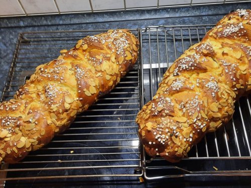 Hochgeladen von: Tut Jan