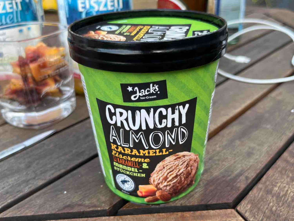 Crunchy Almond Karamell-Eiscreme von timvonasen | Hochgeladen von: timvonasen