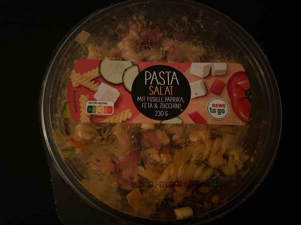 Pasta  Salat, mit Fusilli, Paprika, Feta, Zucchini von MatthiasG | Hochgeladen von: MatthiasGloeckner
