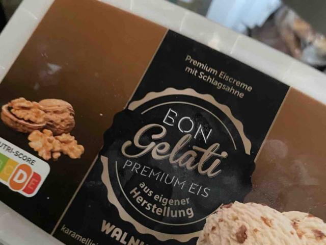 Walnuss Bon Gelati Eis, mit Schlagsahne und Karamellisierten Wal | Uploaded by: zhonglisrotteneggfarts
