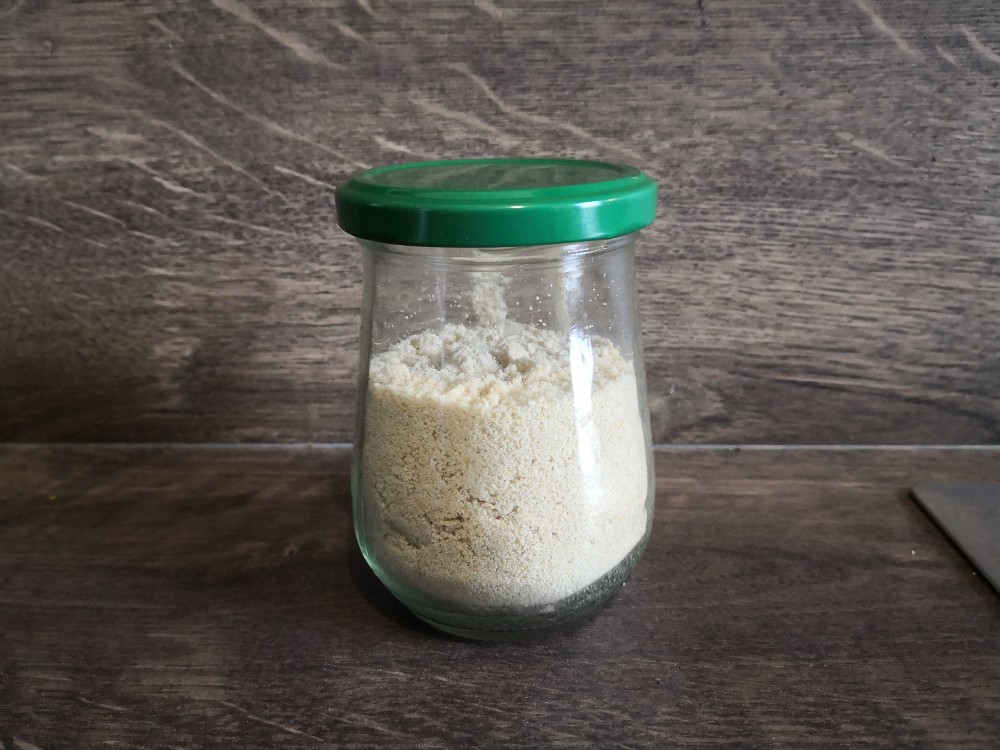 Veganer Parmesan, Aus Cashewkernen und Hefeflocken von NikaEngel | Hochgeladen von: NikaEngel