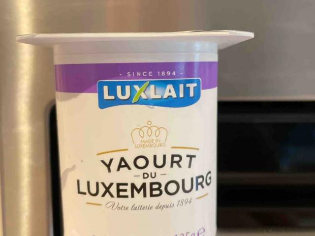 Luxlait Yaourt Nature, 3,5% fat by chrisykris | Uploaded by: chrisykris