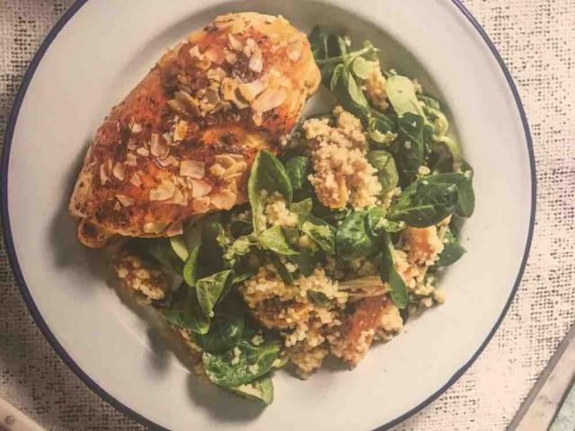 Einfaches Aprikosenhähnchen mit Mandeln, dazu Couscous-Feldsalat | Hochgeladen von: Janey