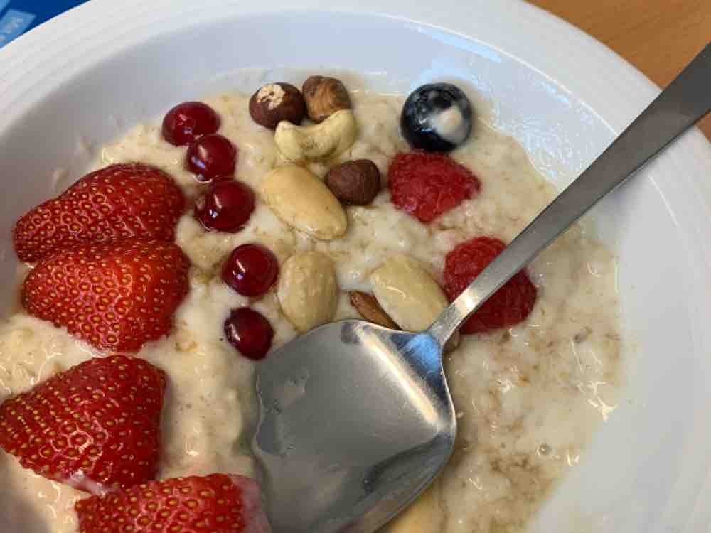 Porridge mit Obst, Nüssen und honig von pealff | Hochgeladen von: pealff