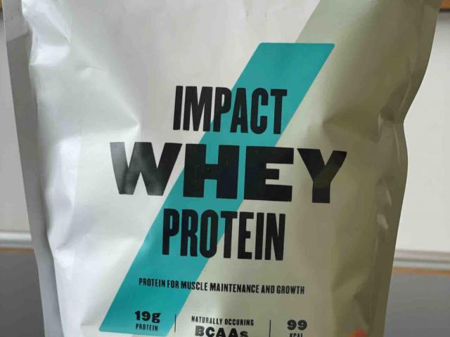 Impact whey protein (strawberry cram), Wasser von EmmiiH | Hochgeladen von: EmmiiH