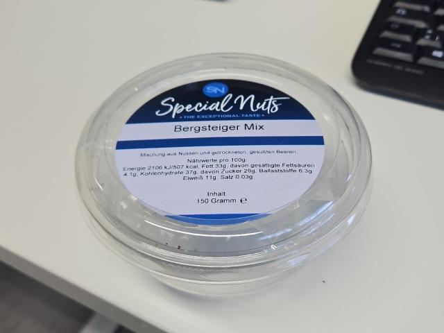 Hochgeladen von: Schattenfuchs