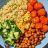 Quinoa-Bowl mit Karotten-Hummus, Kichererbsen, Kirschtomaten, Ol | Hochgeladen von: clairestw