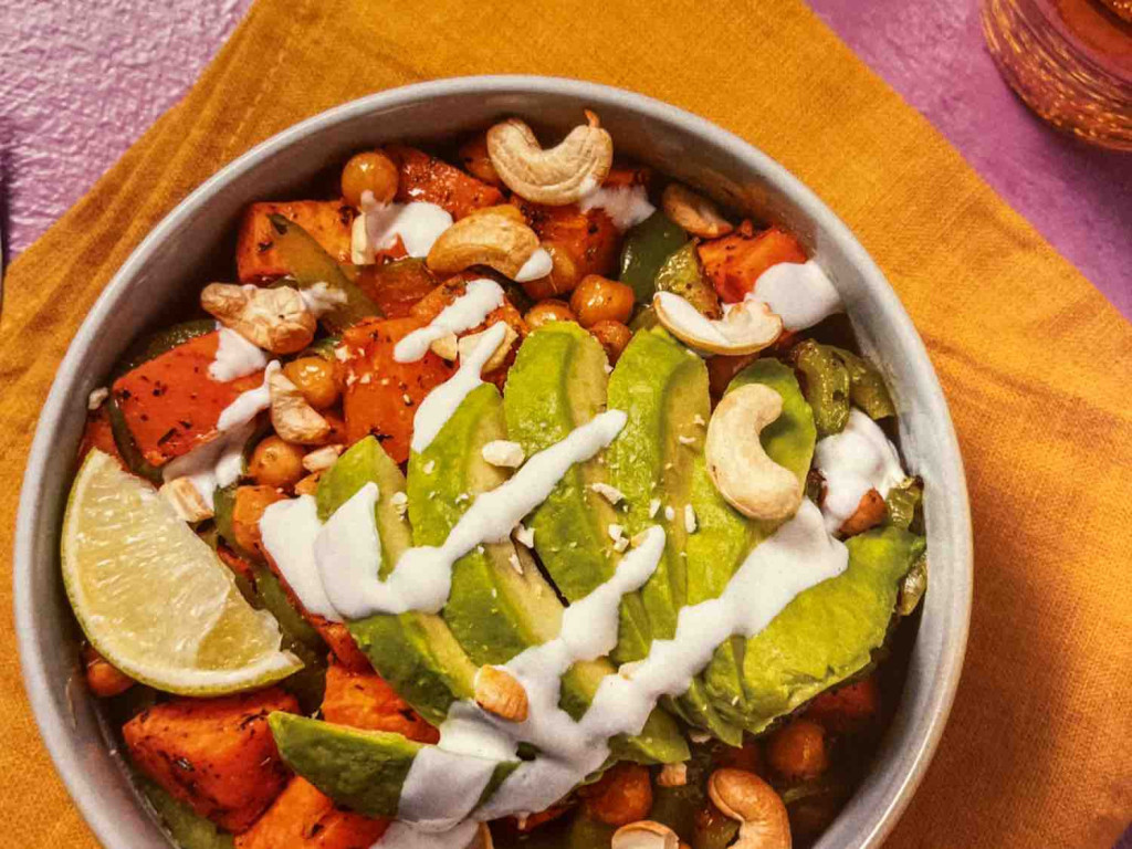 Süßkartoffeln-Kichererbsen-Bowl mit avocado von znewolf | Hochgeladen von: znewolf