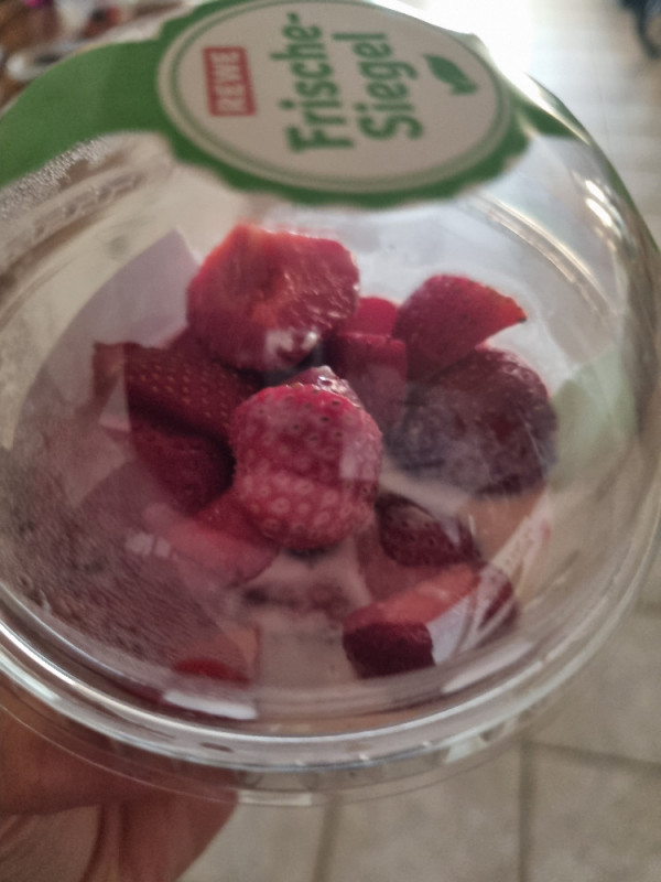 Rewe Joghurt mit Erdbeere von soey | Hochgeladen von: soey