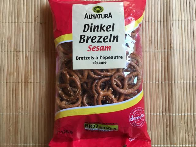 Dinkel Brezeln, mit Sesam | Hochgeladen von: dizoe