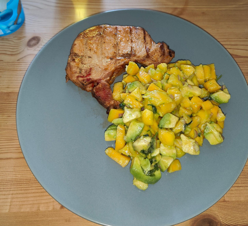 Schweinesteak mit Avocado-Mango-Salsa von Flogy23 | Hochgeladen von: Flogy23