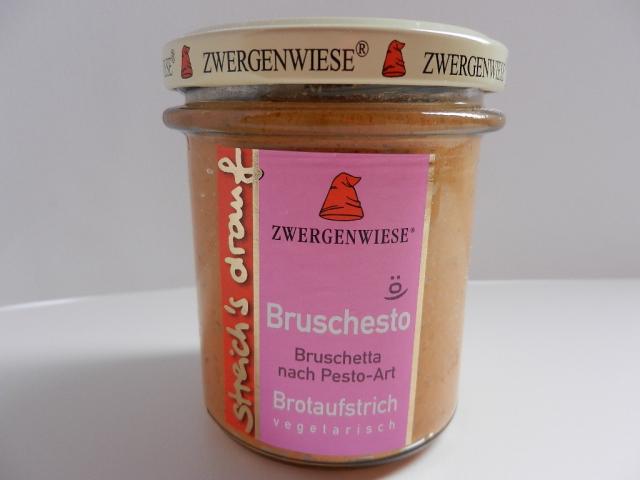 Zwergenwiese Brotaufstrich Bruschesto, Bruschetta nach Pesto | Hochgeladen von: maeuseturm