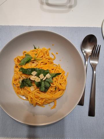 Spaghetti mit Paprikacremesoße von Naten | Hochgeladen von: Naten