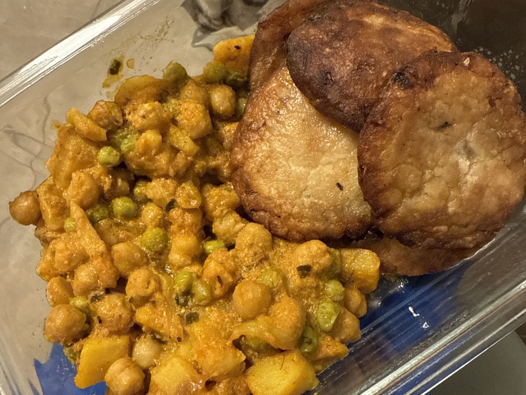 Chana Aloo Churry mit Aloo Tikki, GOA - Deepa von Leapa | Hochgeladen von: Leapa Chana Aloo Churry mit Aloo Tikki, GOA - Deepa von Leapa | Hochgeladen von: Leapa