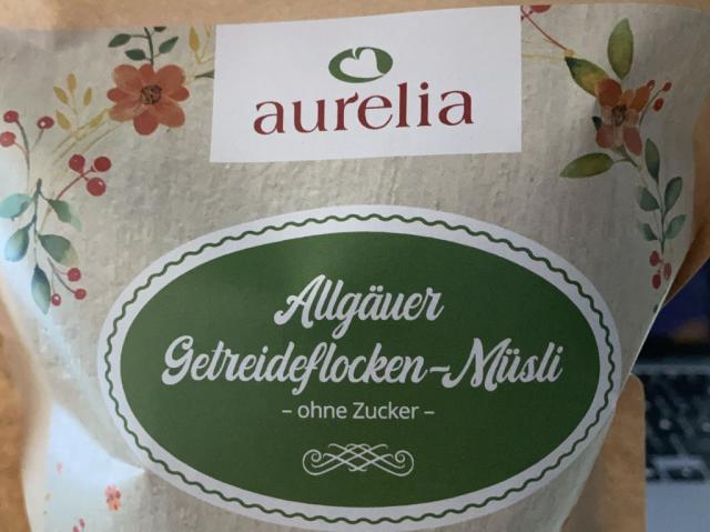 Uploaded by: Cosamia Uploaded by: Cosamia