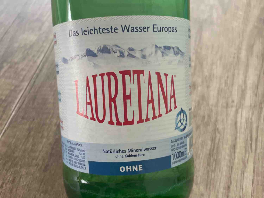 Lauretana, Natürliches Mineralwasser von YakuzoLegend | Hochgeladen von: YakuzoLegend