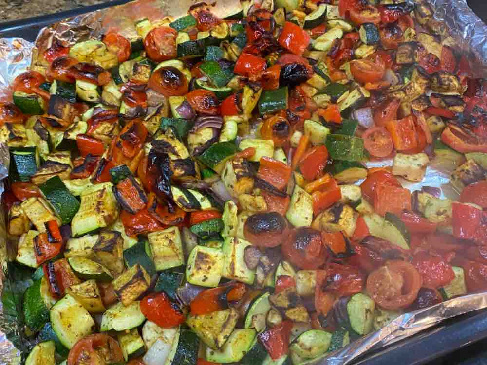 Gemüsepfanne mit Champignons, Zucchini, Paprika, gebraten von As | Hochgeladen von: Astrid81