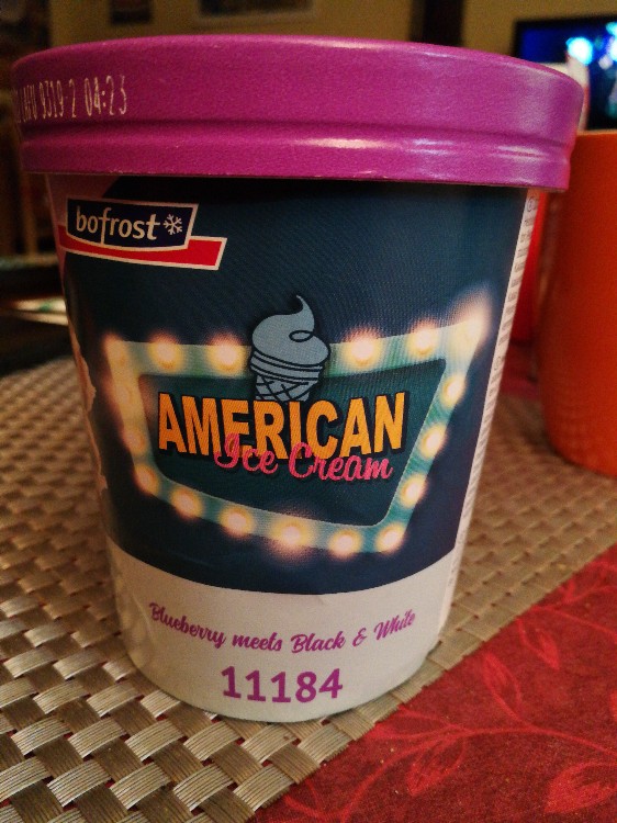 blueberry meets black and white, American Ice Cream von Chuth08 | Hochgeladen von: Chuth08