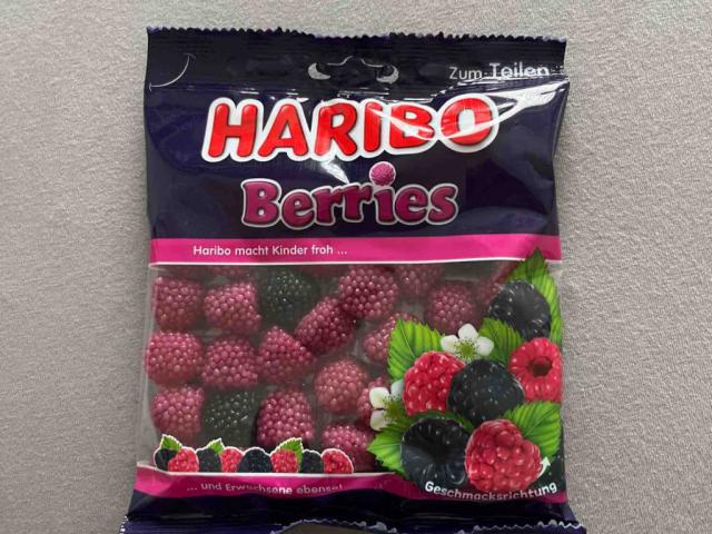 haribo berries by laradamla | Uploaded by: laradamla