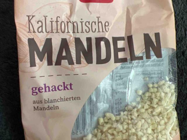 Kalifornische Mandeln, gehackt von Cybertrash | Hochgeladen von: Cybertrash