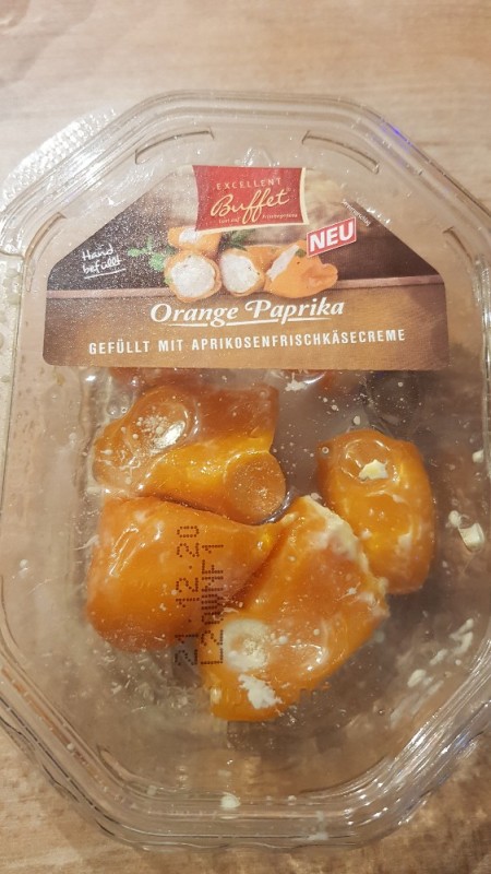 Orange Paprika befüllt, Mit Aprikosenfrischkäse von ratedrr | Hochgeladen von: ratedrr