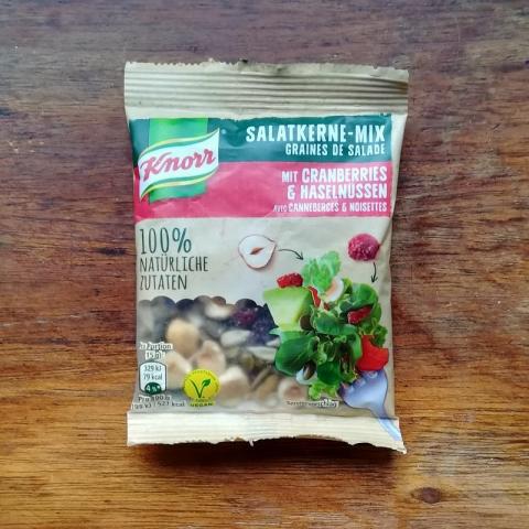 Salatkerne-Mix, mit Cranberries und Haselnüssen | Hochgeladen von: tigerlillyhh