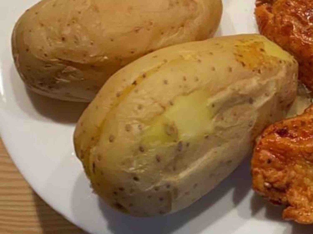 Abgekühlte Kartoffeln, mit Haut gekocht ohne Haut gegessen von m | Hochgeladen von: martin.sobik